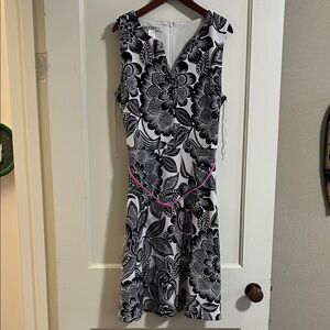 Maggie London Floral Black and White Sleeveless Dress